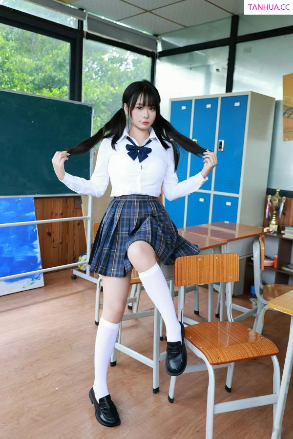   [XiuRen]高清写真图 2025.07.31 No.10602 水泽 JK制服第9张图片